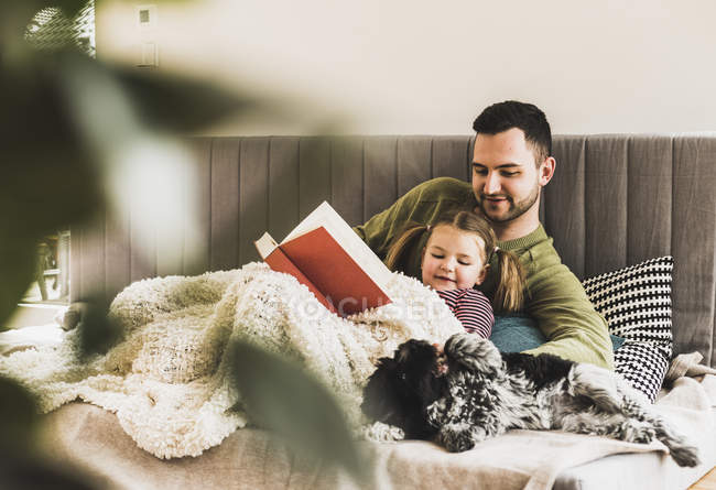 Le Costellazioni Sistemico Famigliari per gli Anima-li: relazione padre-cane -figlia.